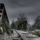 Winterweihnachts- Eisenbahnbrücke