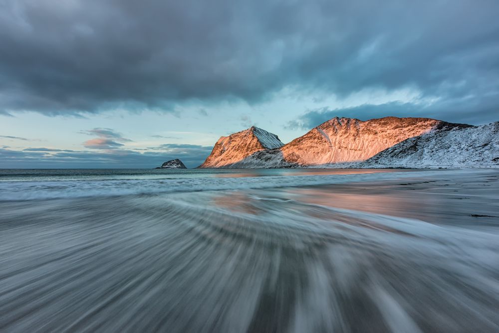 Winterwellen auf den Lofoten