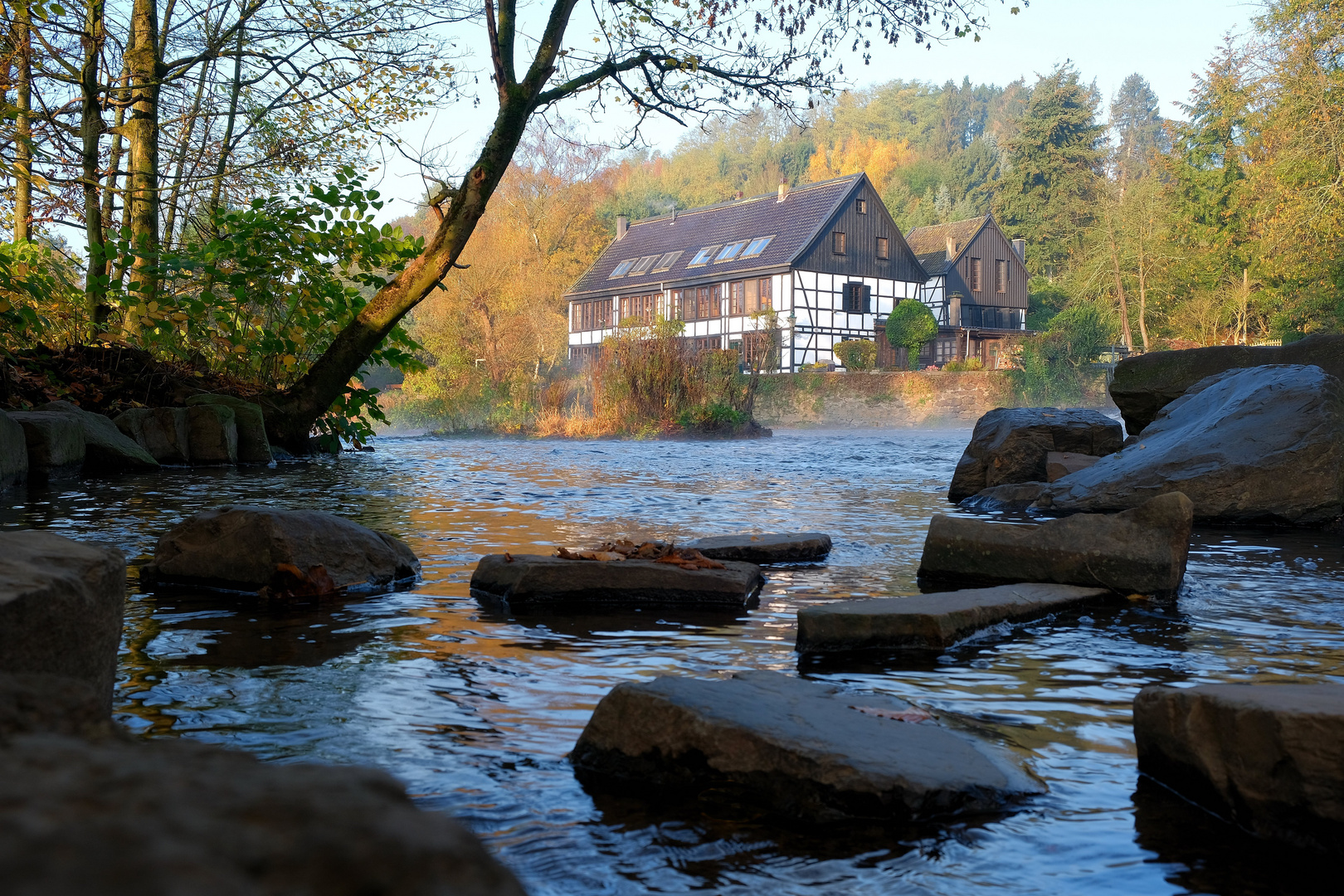 Wipperkotten an der Wupper in Solingen am frühen Morgen