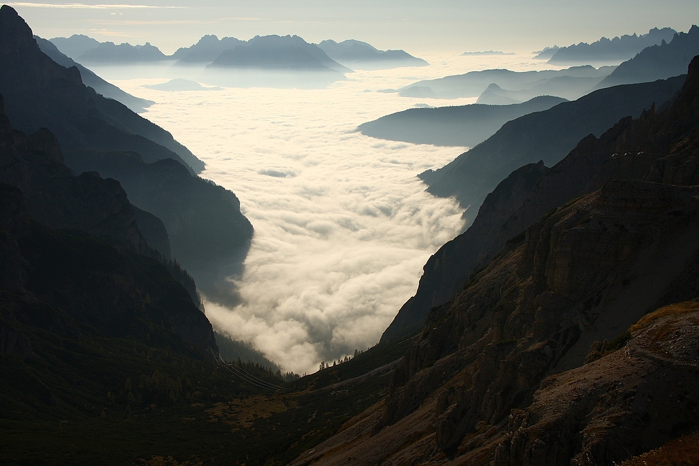 Wir auf 2320 m und unter uns der Nebel, die Dolomiten sind bei...