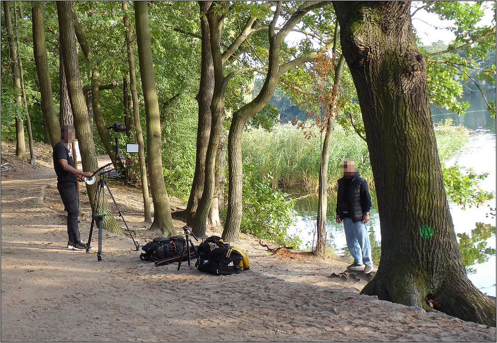 Wir begegnen einem Filmteam ...