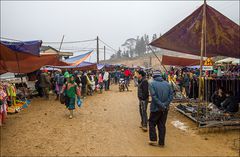 Wir besuchen einen Markt