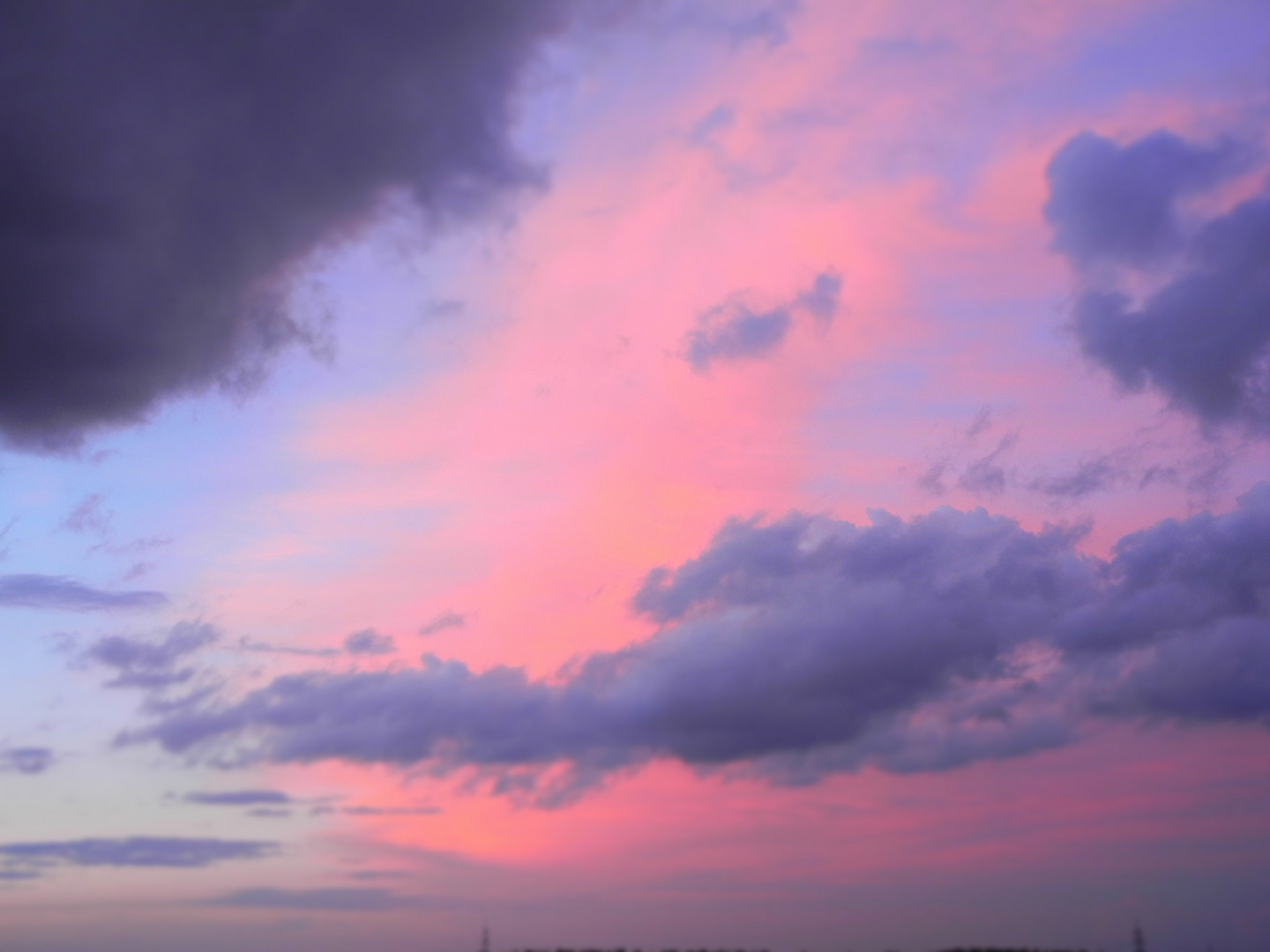 Wir bleiben wach bis die Wolken wieder lila sind ...