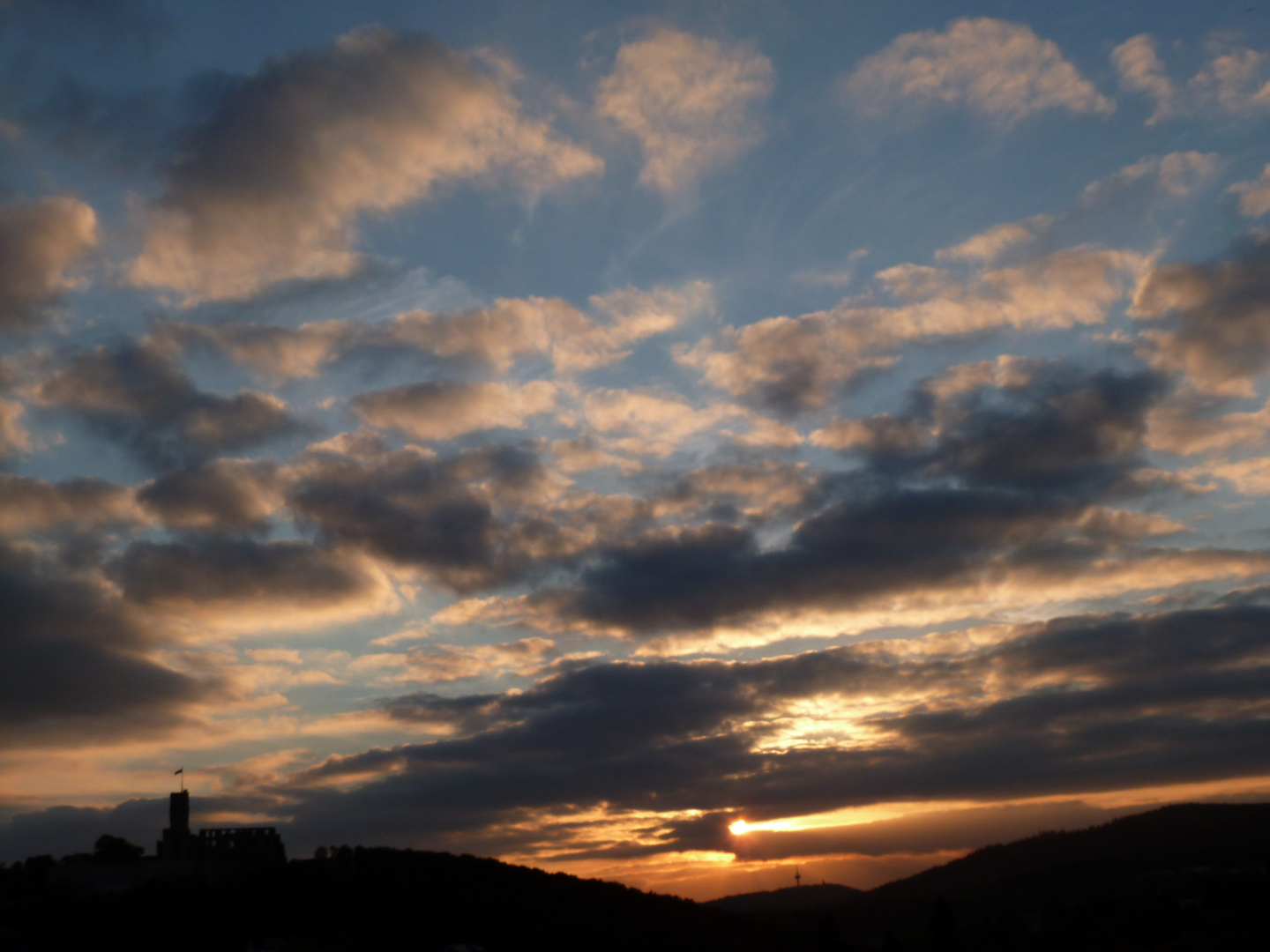 wir bleiben wach bis die Wolken wieder lila sind ...