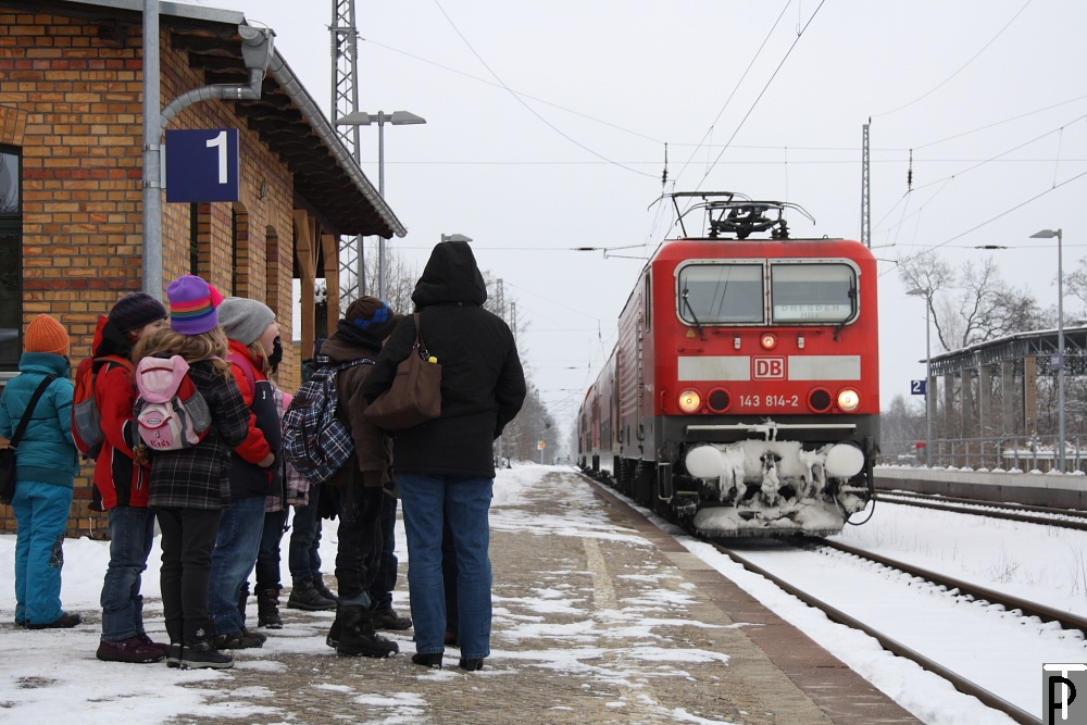 Wir fahren mit der Eisenbahn.