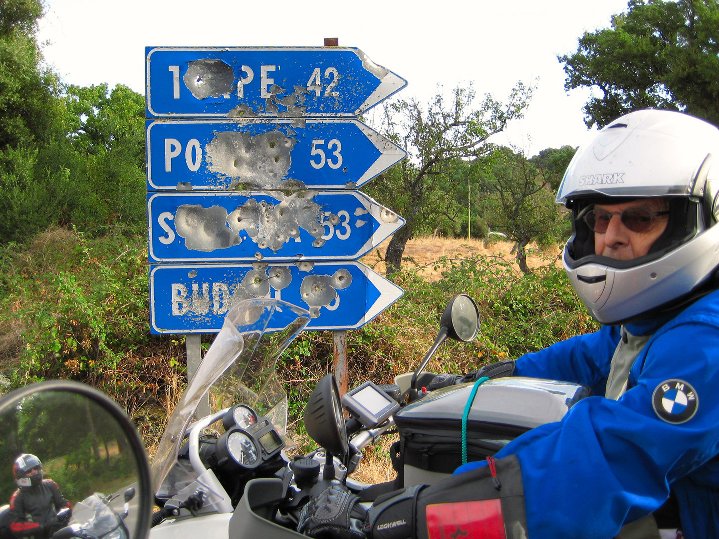 Wir Motorradfahrer sind immer die gejagten !!!