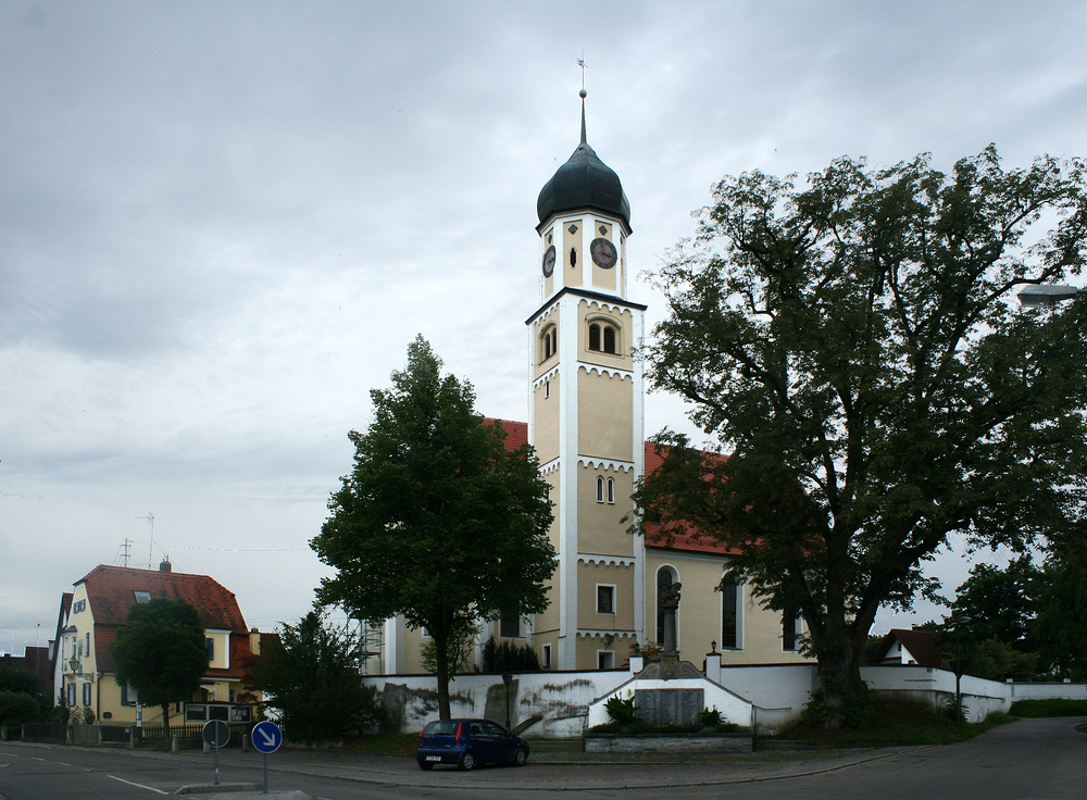 Wir müssen die Kirche im Dorf lassen