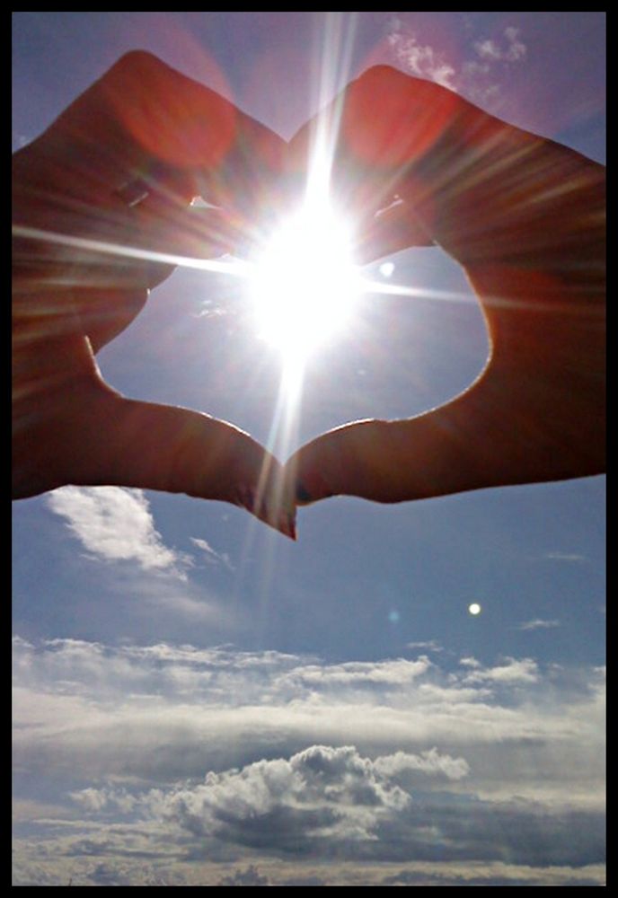 Wir tragen die Sonne in unseren Herzen! von NoloveNopain 