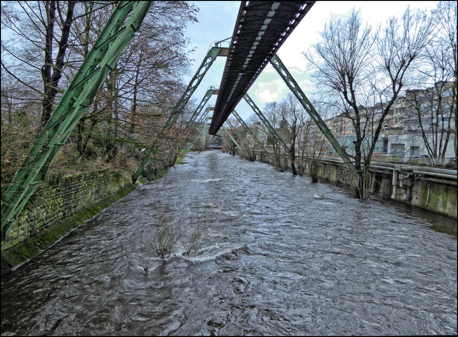 Wir vermissen unsere Schwebebahn :-((((