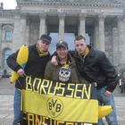 " Wir " vor dem Reichstag ( DFB - Pokalfinale 2008 )