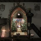 Wir wünschen frohe Weihnachten aus der weihnachtlichen ev. Kirche