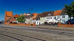 WISMAR. AM ALTEN HAFEN. BLICK ZUM WASSERTOR.