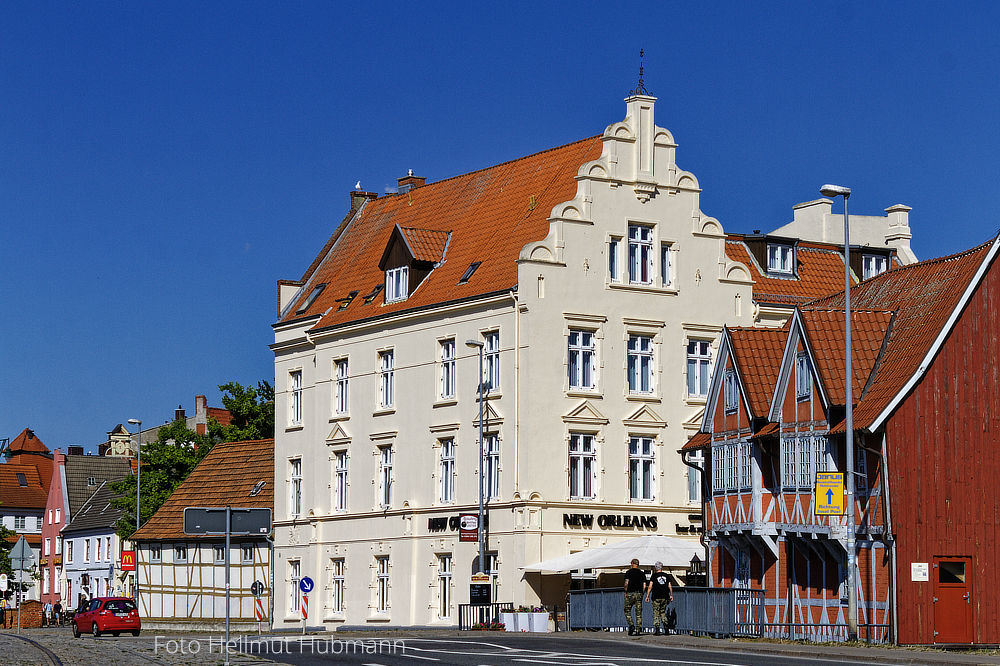 WISMAR. AM RANDE DES ALTEN HAFENS.