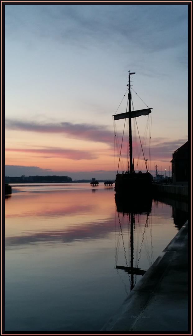 Wismar Hafen am Abend