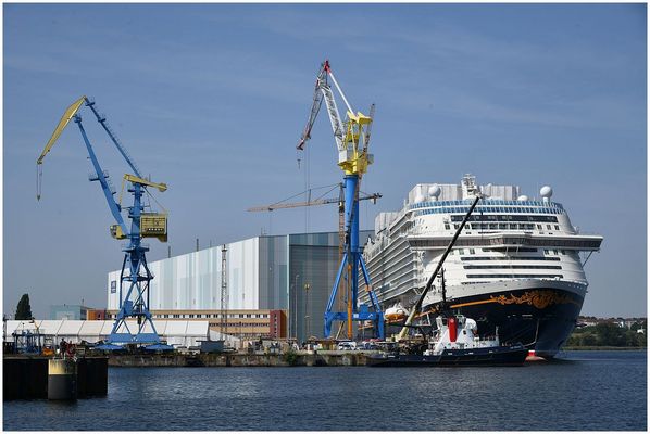 Wismar | Kreuzfahrtschiff "DISNEY ADVENTURE" | #1