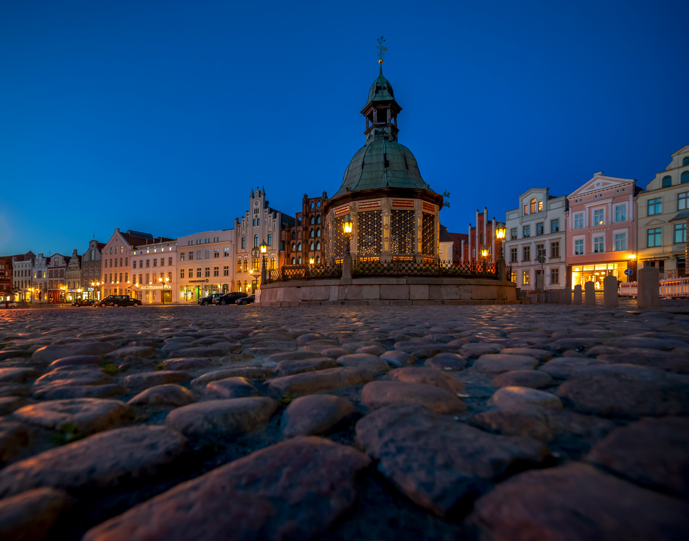 Wismar Marktplatz mit Wasserkunst