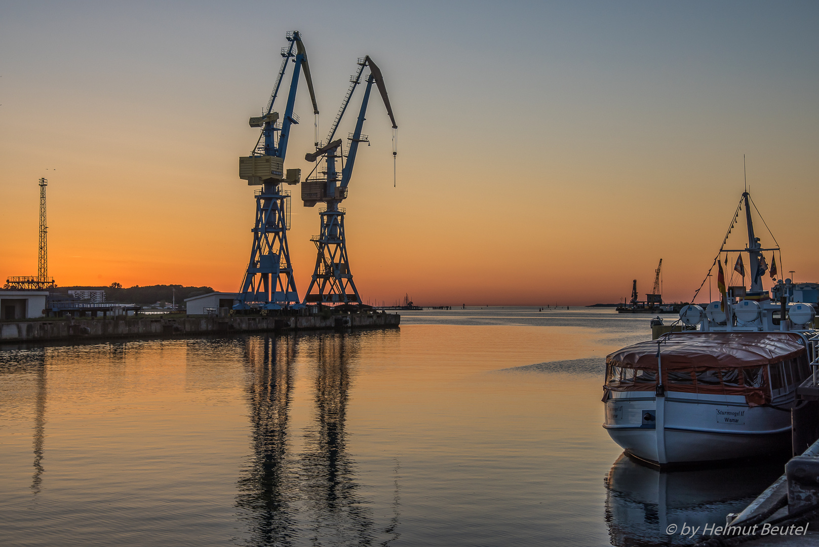 Wismar - Sonnenuntergangsspiegelungen