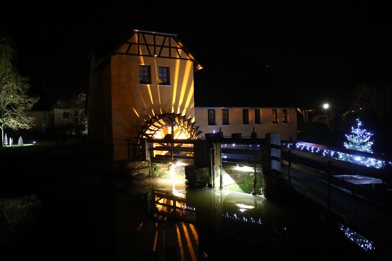 Wissembourg im Weihnachtsglanz ( Gaststätte Walk)