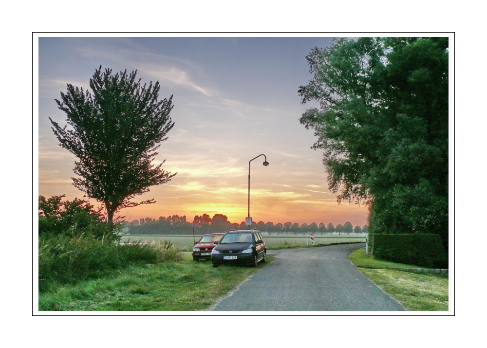 with the only streetlight on Orjanendijk