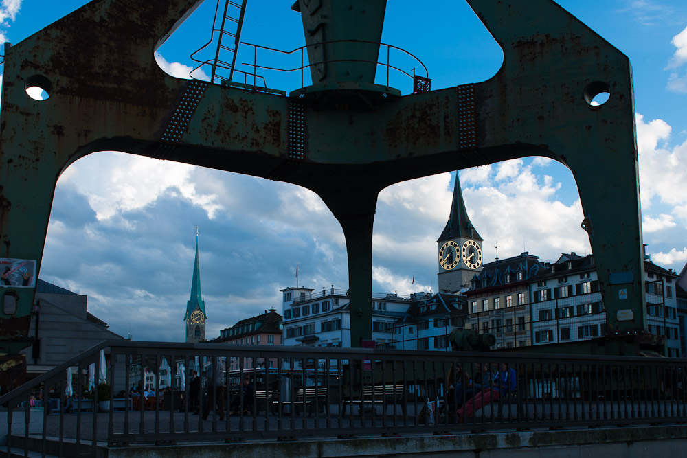 Wo-19/14: Da steht es nun das Objekt der Kontroverse von Zürich - der Hafenkran