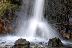 Wo das Wasser den Boden erreicht