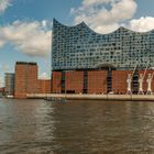 Wo der alte Michel am Hafen Wache hält