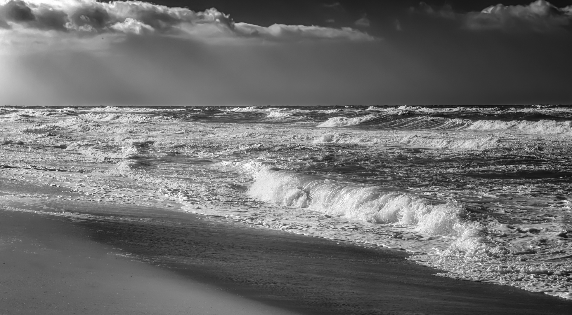 Wo die Nordseewellen trekken an den Strand