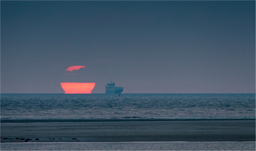 Wo die Sonne das Meer berührt