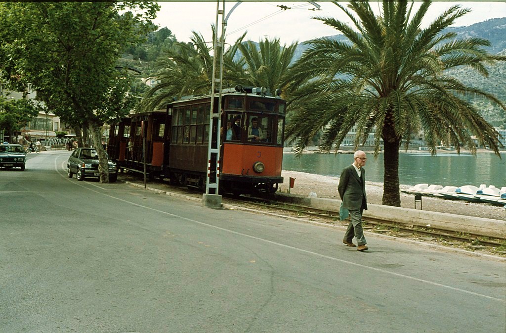 wo ist die Haltestelle ? Foto & Bild europe, balearic islands, spain Bilder auf wo ist die Haltestelle ? Foto & Bild europe, balearic islands, spain Bilder auf