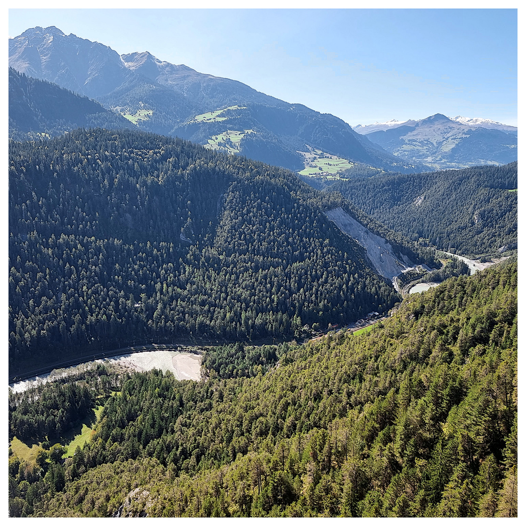 Wo sich die Bahn durch die Rheinschlucht windet