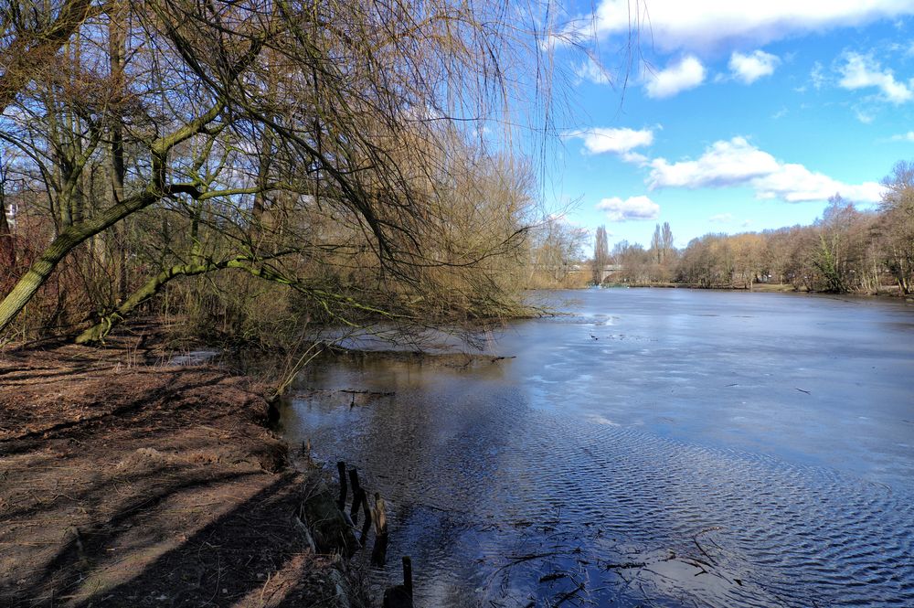 wo still der Weiher liegt 