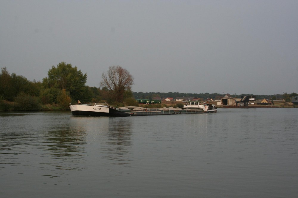 Wochenendverkehr auf dem Mittellandkanal