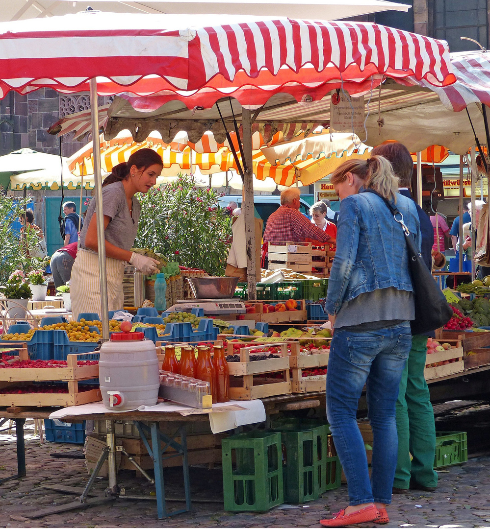 Wochenmarkt In Der Nähe Morgen Wochenmarkt auf dem Münsterplatz in Freiburg (Br.) Foto & Bild | leben