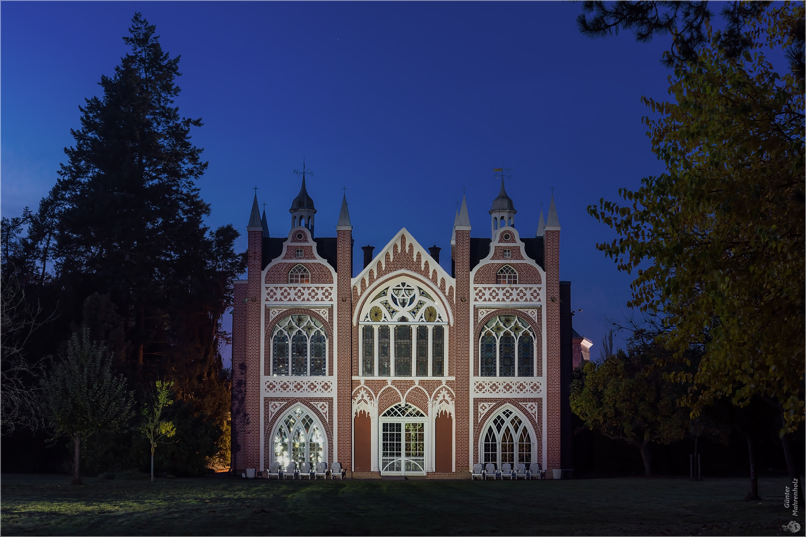 Wörlitz, Gotisches Haus, Parkseite