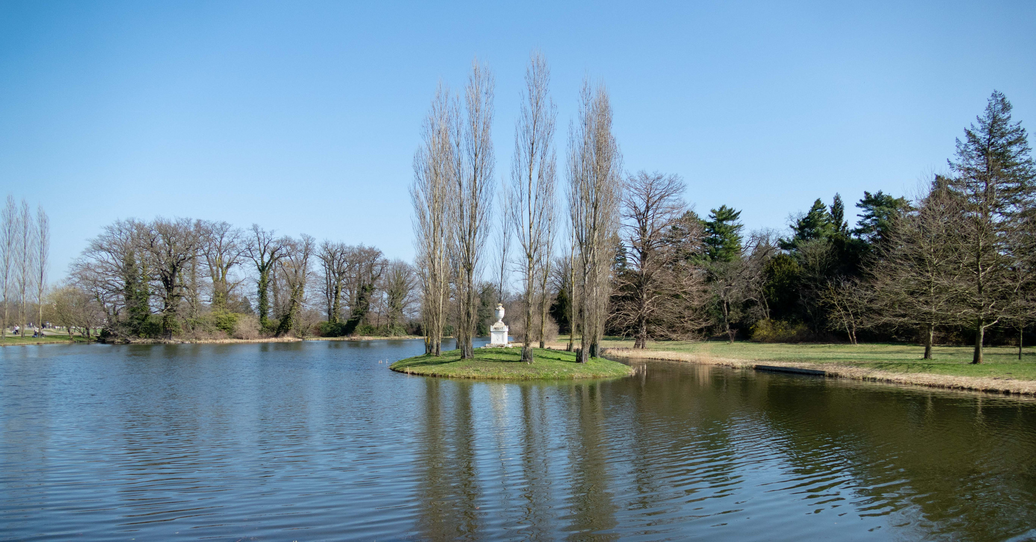 Wörlitzer Park mit Blick Rousseauinsel