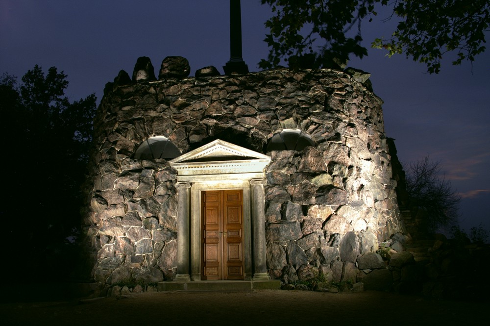 Wörlitzer Park Monument bei Nacht