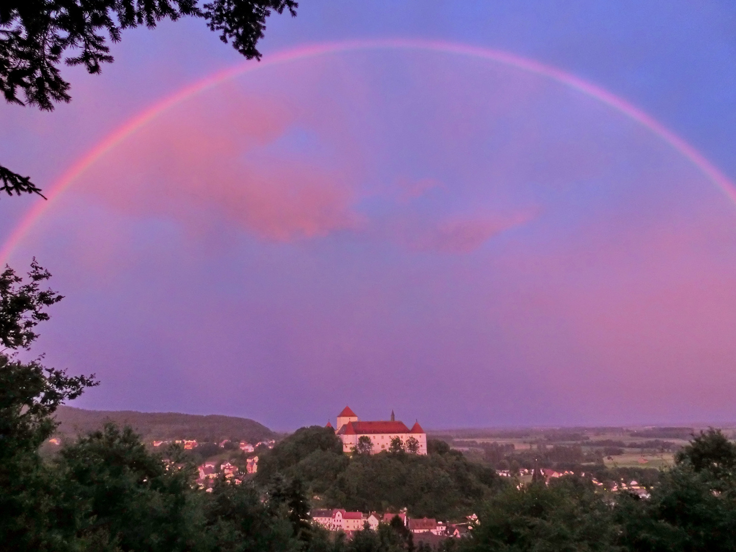 Wörther Schloß unterm Regenbogen