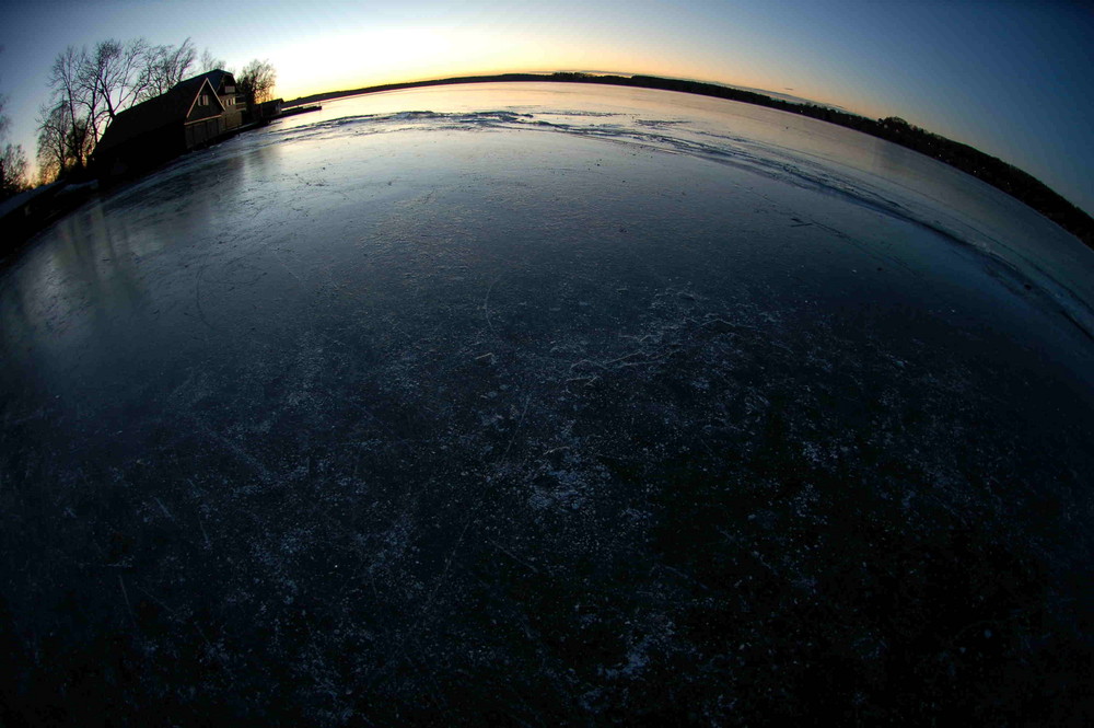 Wörthsee im Winterschlaf - Sonnenuntergang am See