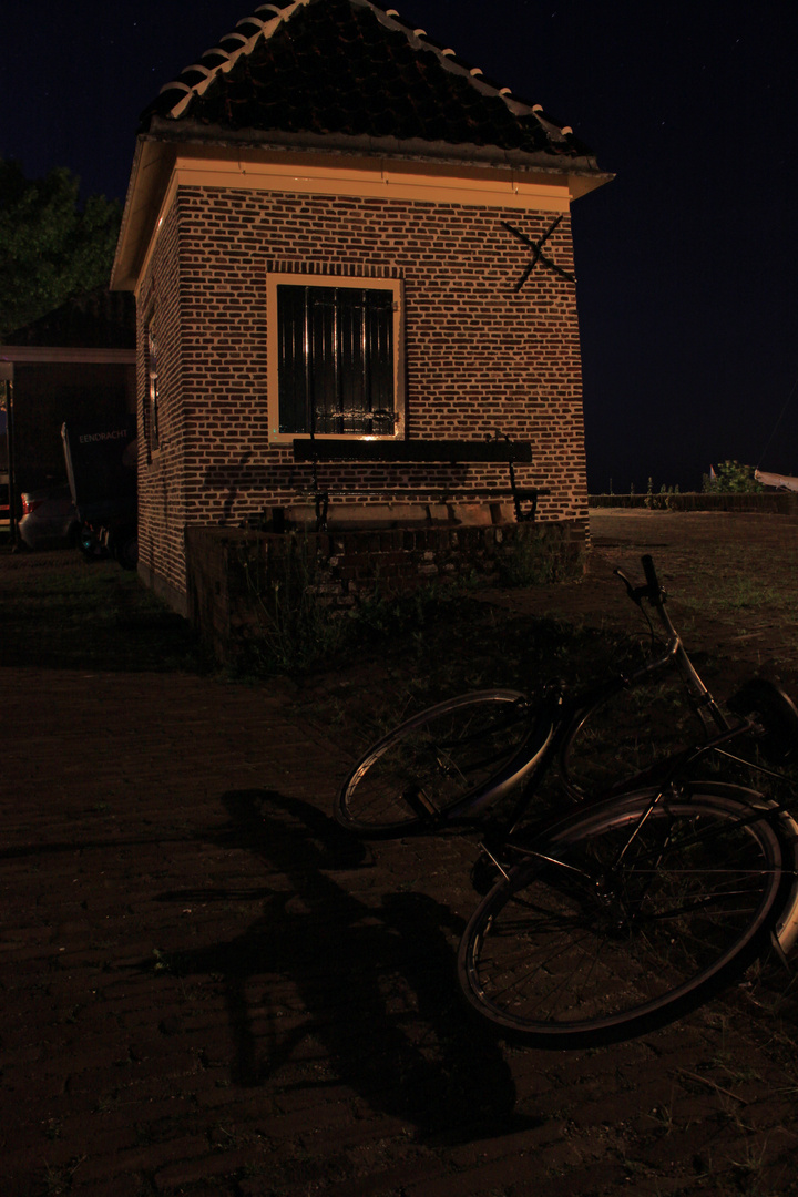 * Wohin mit dem Fahrrad bei Nacht? *