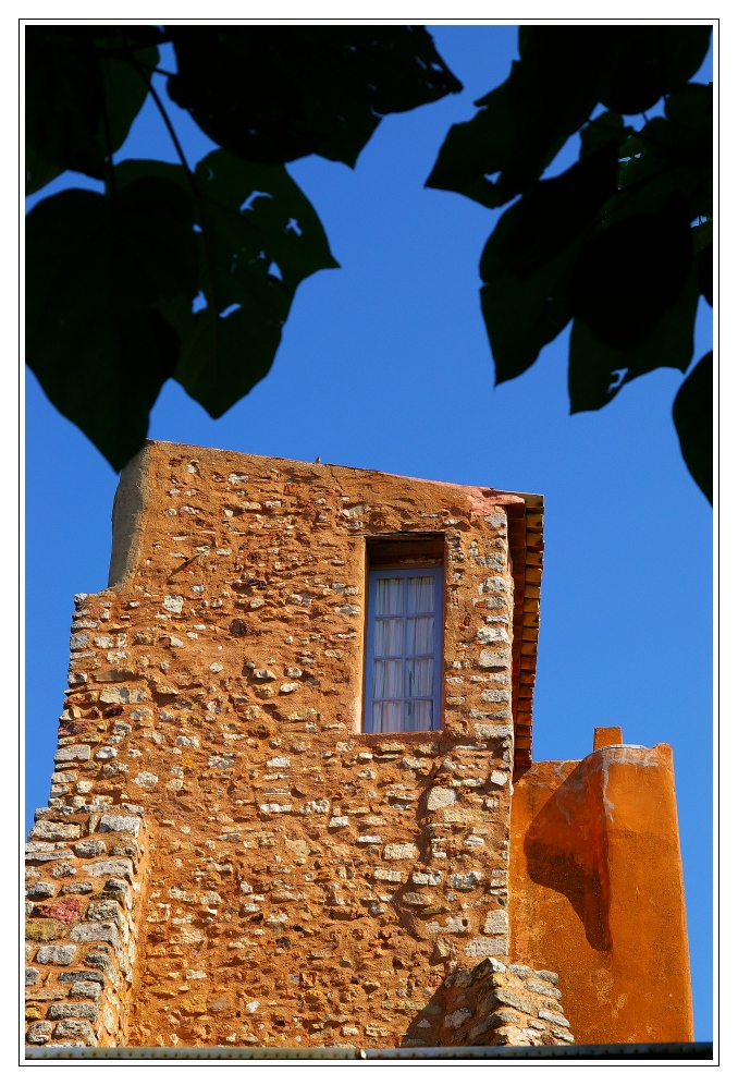 Wohnturm in Roussillon