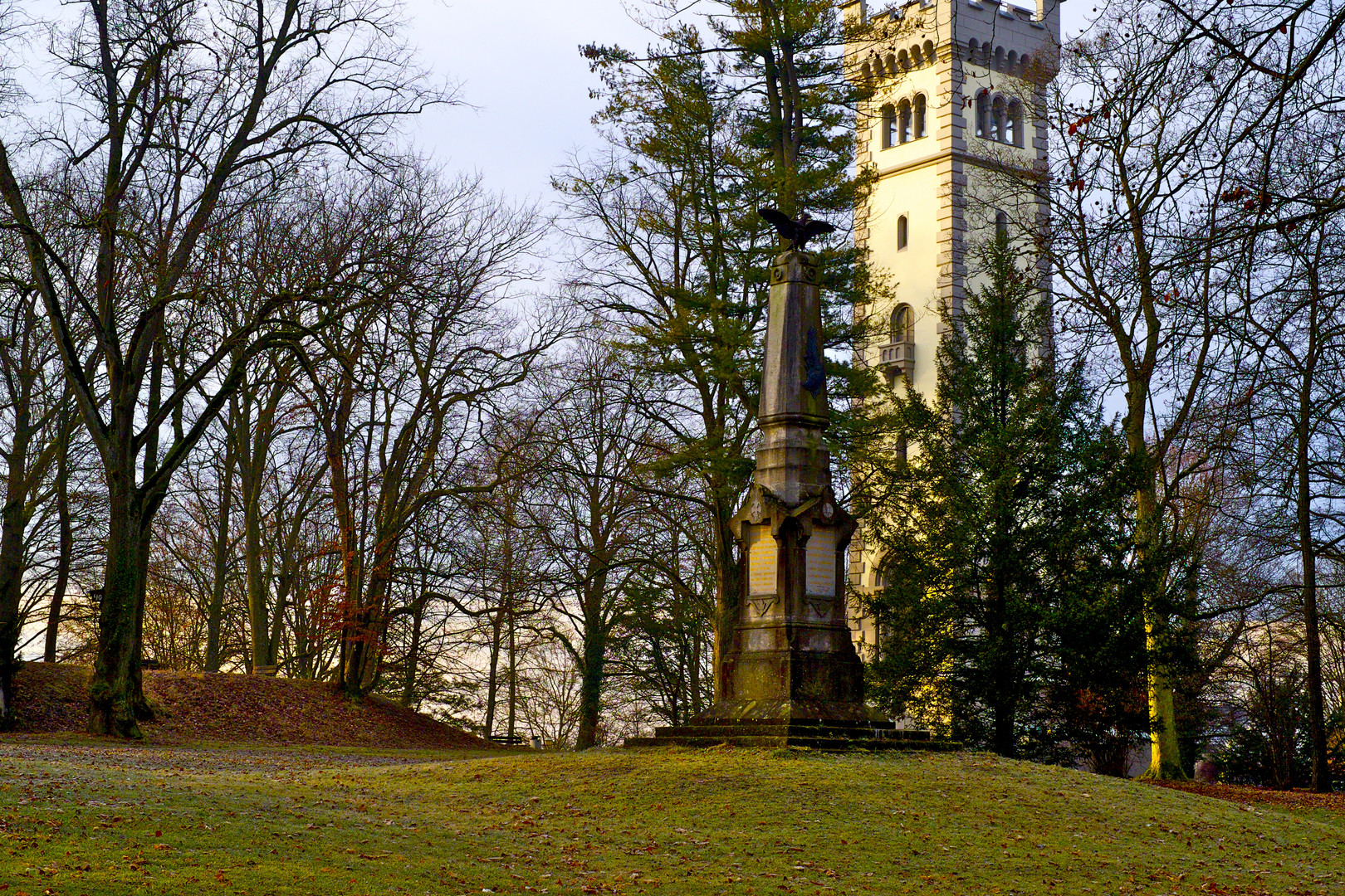 Wolfertpark mit Wolfertturm in Ehingen