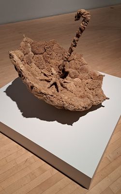 Wolfgang Paalen: "Artikulierte Wolke" 1937 (Ein mit Schwämmen besetzter Regenschirm)