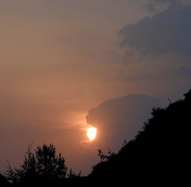 Wolke frißt Sonne?