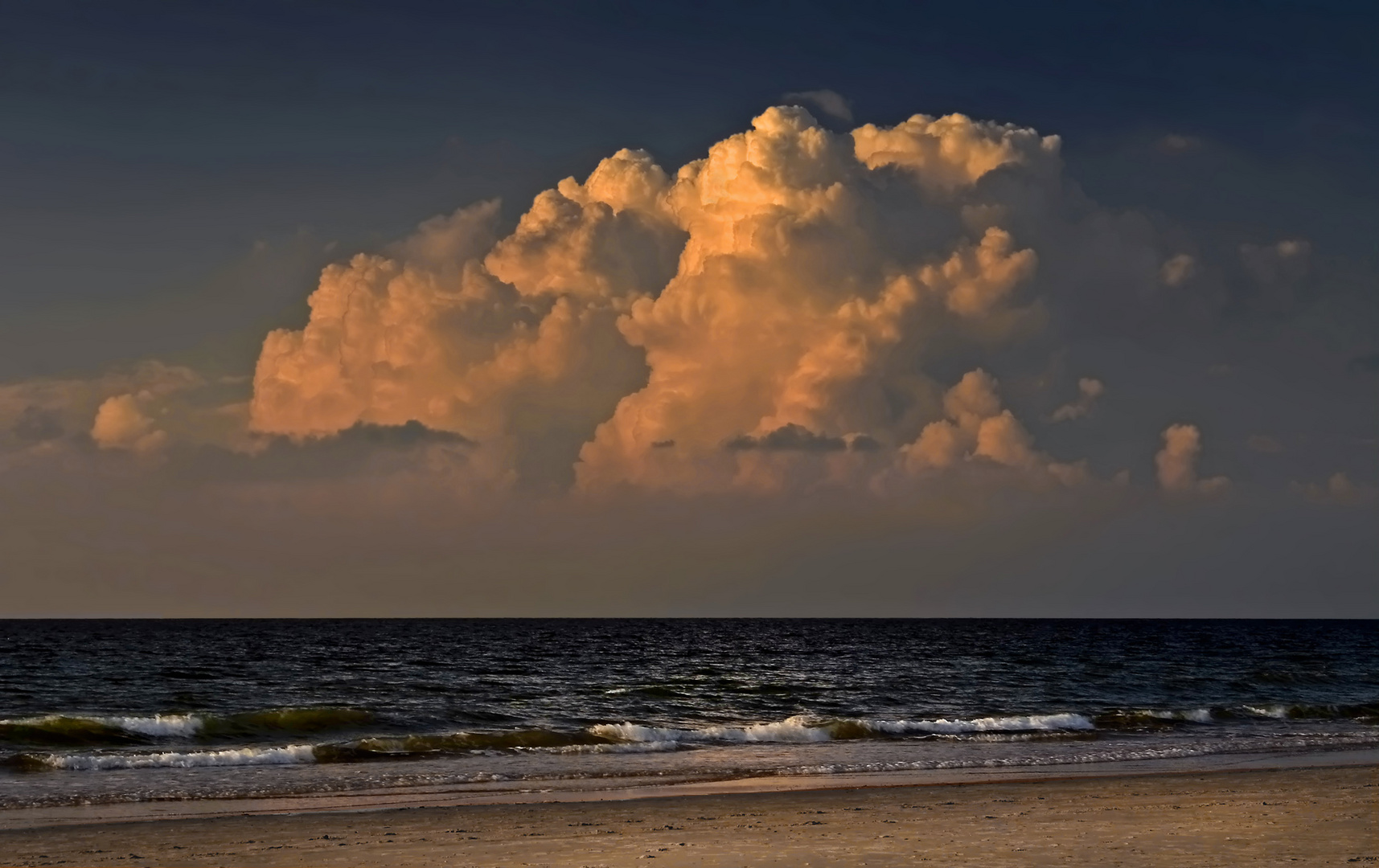 Wolke im Abendliicht