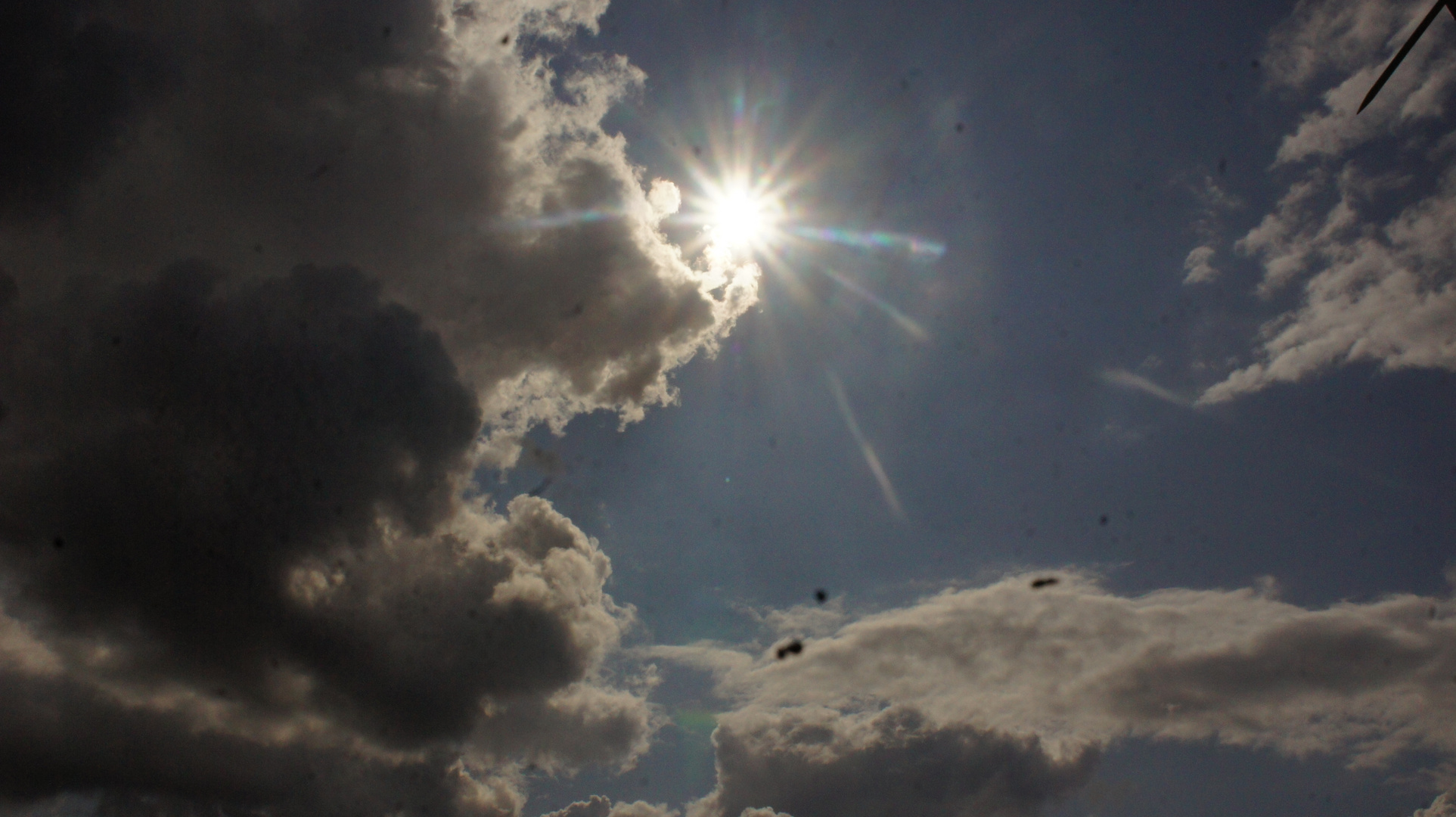 Wolke kitzelt die Sonne :)