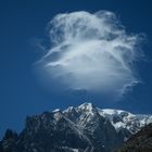 wolke über dem mont-blanc massiv