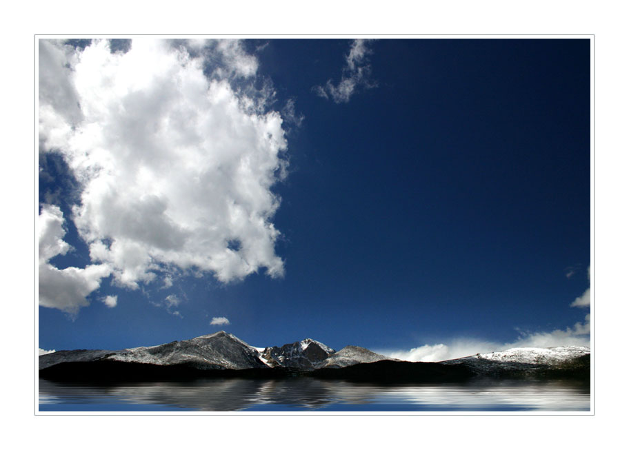 Wolke über dem Wasser