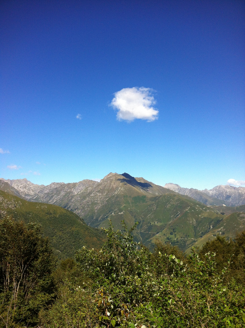 Wolke und Schatten