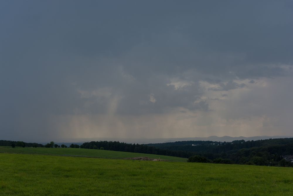 Wolke8 mit Regen