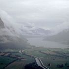 Wolken am Fjaerlandsfjord